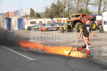 Extrem Cascaders Team va mai susține două spectacole, astăzi și mâine, de la ora 15.00