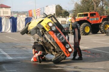 Extrem Cascaders Team va mai susține două spectacole, astăzi și mâine, de la ora 15.00