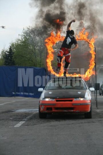 Extrem Cascaders Team va mai susține două spectacole, astăzi și mâine, de la ora 15.00