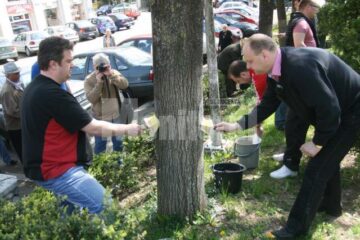 Liderii PSD Suceava au participat la ecologizarea parcului central