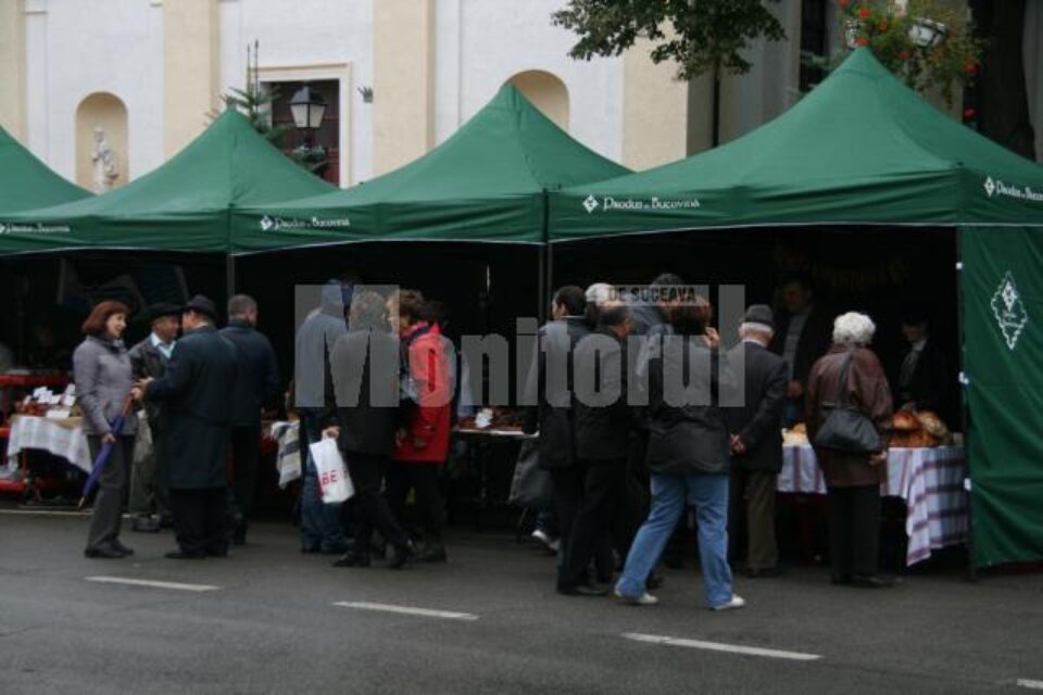 Piața țărănească din fața Consiliului Județean nu mai poate fi funcțională și pe perioada verii