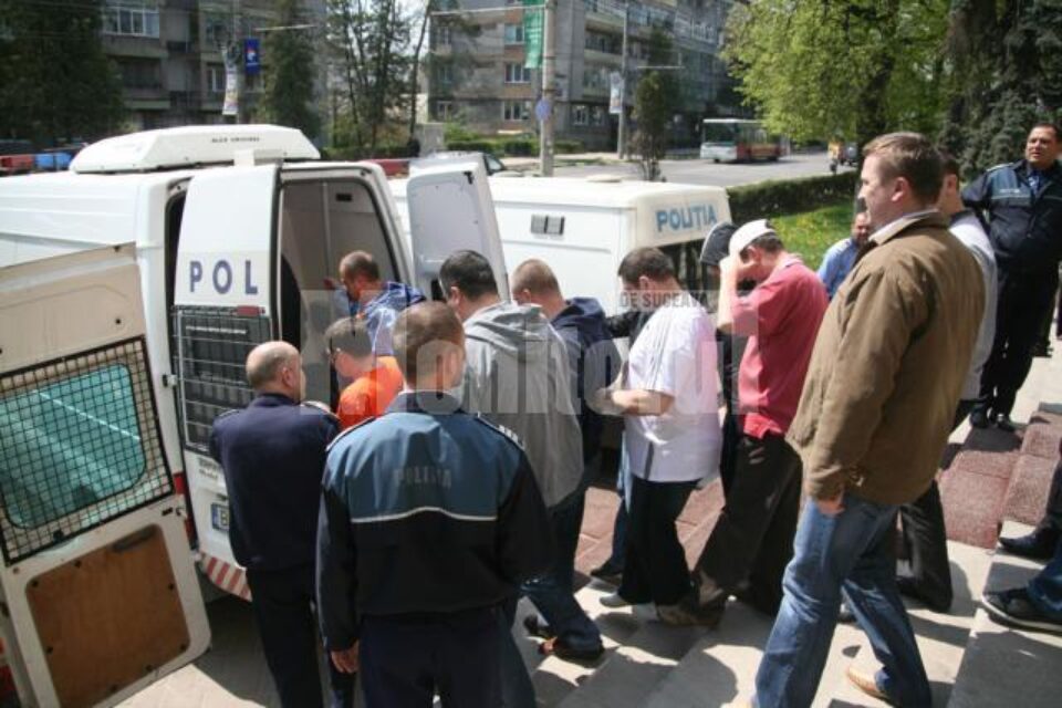 Cei 44 de polițiști de frontieră și cei patru vameși de la Siret rămân suspendați din funcții și nu pot lucra în Poliția de Frontieră și la Direcția Vamală