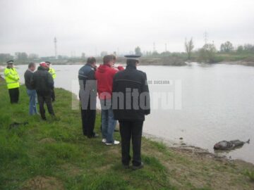 Anchetatorii au căutat indicii care să-i ajute la identificarea cadavrului