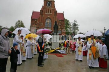 Câteva sute de credincioși l-au omagiat pe Papa Ioan Paul al II-lea