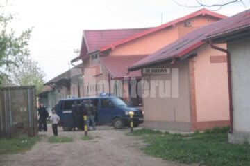 Jandarmi în acțiune, luni seara, în apropiere de Gara Burdujeni