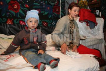 Vasilică împreună cu mama lui