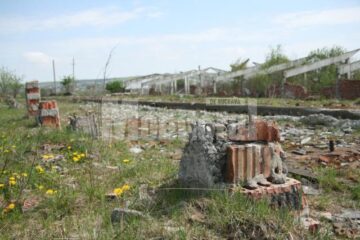 Pentru fier hoții dezmembrează bucată cu bucată fostul complex