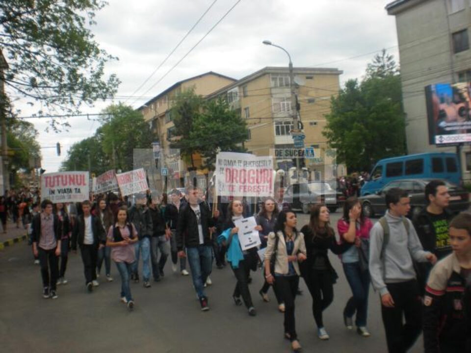 Marș antidrog, acțiuni de ecologizare și lansări de carte, în Săptămâna Voluntariatului