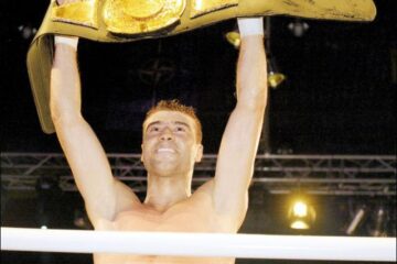 Lucian Bute spune că i s-a împlinit un vis, acela de a boxa acasă