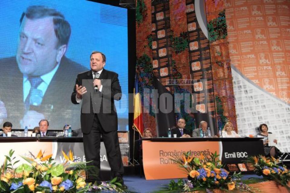 Flutur s-a aflat în echipa care l-a susținut pe Emil Boc