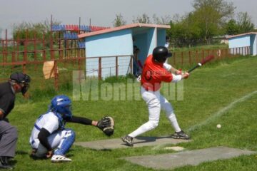 Două victorii și două înfrângeri, în primul turneu oficial din 2011