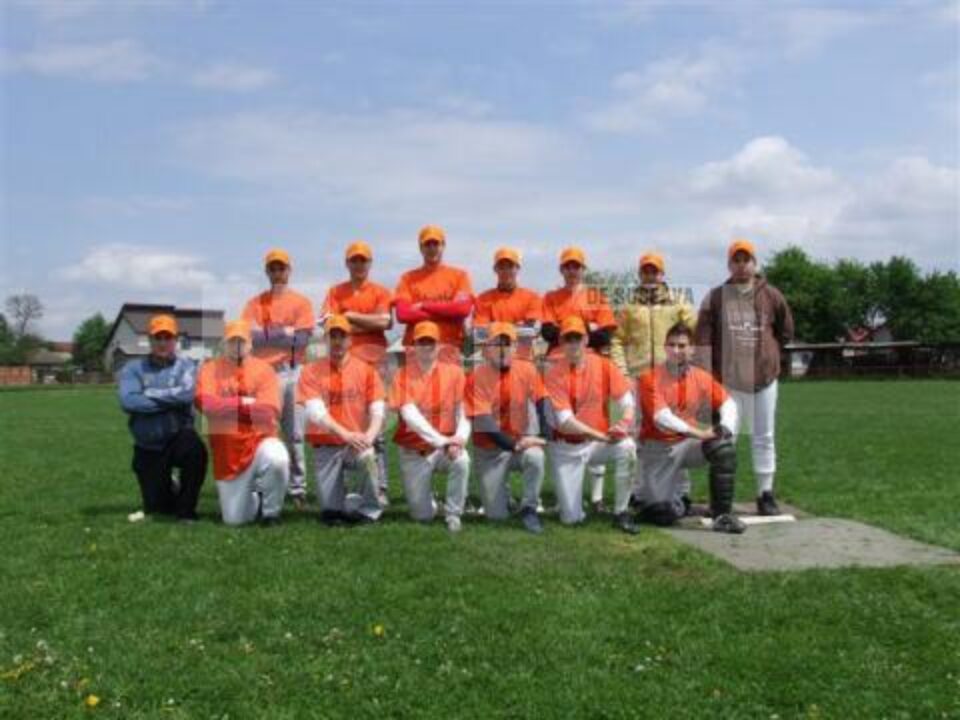 Două victorii și două înfrângeri, în primul turneu oficial din 2011