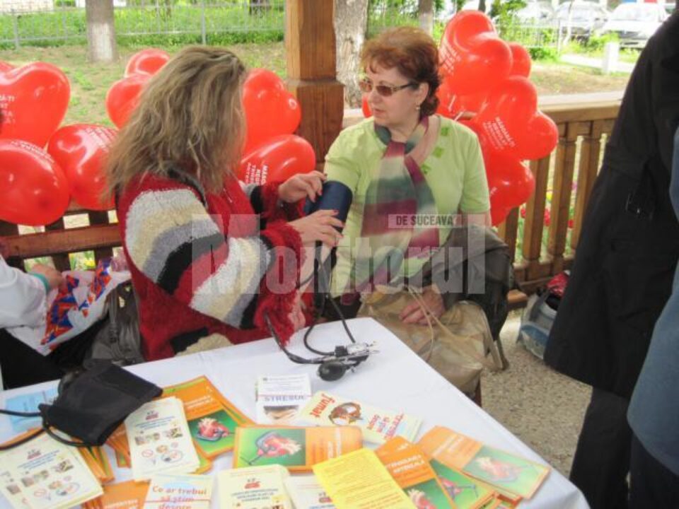 Sute de rădăuțeni și-au verificat ieri tensiunea arterială și glicemia