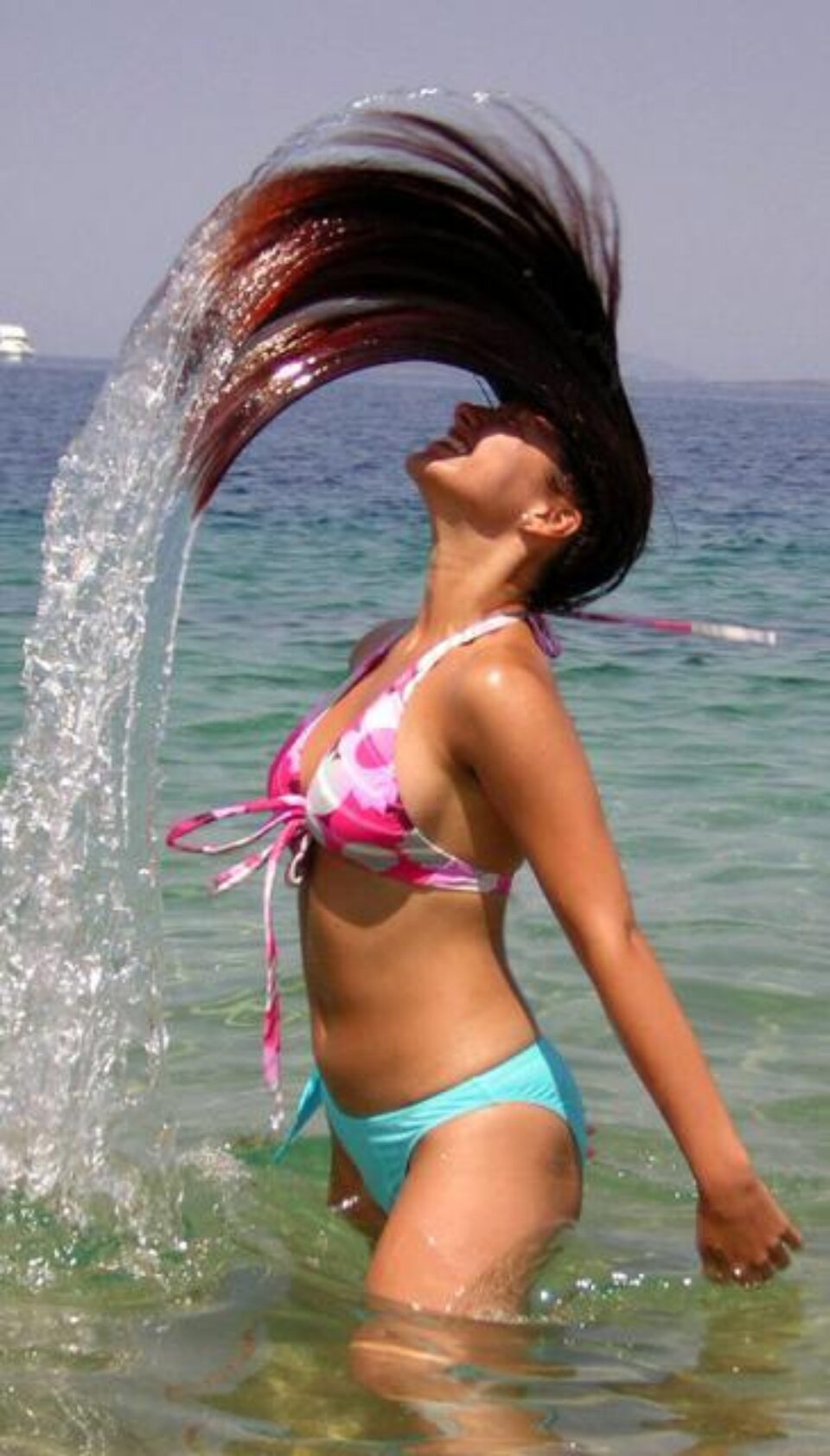 Dermatologii spun că spălarea zilnică a părului nu este o necesitate Foto: Dragan SASIC Dermatologii spun că spălarea zilnică a părului nu este o necesitate Foto: Dragan SASIC