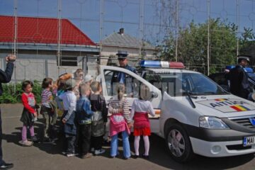 „Politistul, prietenul copiilor”, la Gradinita „Albinuta”