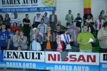 Fanii suceveni aplaudându-și favoriții la finalul meciului