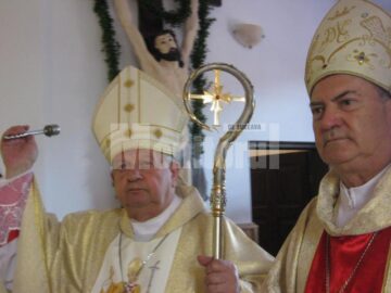 Cardinalul Stanisław Dziwisz și Excelența Sa Petru Gherghel