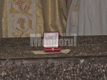 Relicva cu sângele Papie Ioan Paul al II lea, dăruită credincioșilor din Poiana Micului