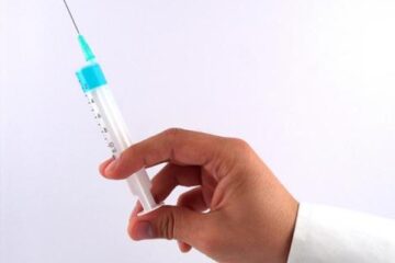 O injecție cu ozon în coloană atenuează durerile de spate Foto: Mediafax
