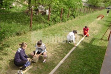 Zeci de elevi, la concursul „Cu viața mea apăr viața”