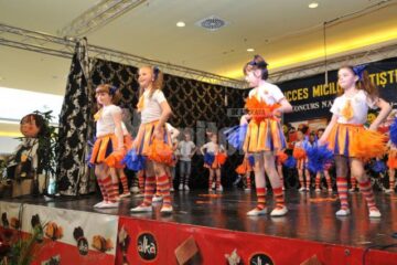 Majorete - Grădinița cu Program Prelungit Nr. 2 „Așchiuță”, Suceava