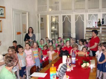 Copiii de la grădinițele din Fălticeni au devenit autori de carte