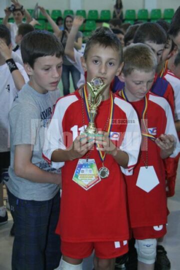 Echipa de minihandbal a LPS Suceava a reușit să devină vicecampioană națională, după un turneu final jucat pe teren propriu
