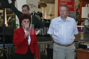 Lăcrămioara Plugariu, directorul Centrului Județean de Resurse și Asistență Educațională, și Vasile Monacu, inspector școlar general adjunct al IȘJ Suceava