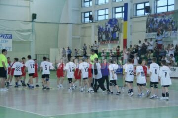 Echipa de minihandbal a LPS Suceava a reușit să devină vicecampioană națională, după un turneu final jucat pe teren propriu