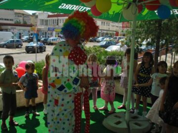 Petrecere pe cinste, de 1 Iunie, pentru preșcolari de la trei grădinițe sucevene