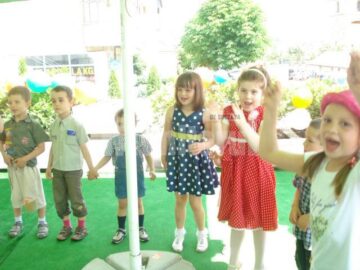 Petrecere pe cinste, de 1 Iunie, pentru preșcolari de la trei grădinițe sucevene