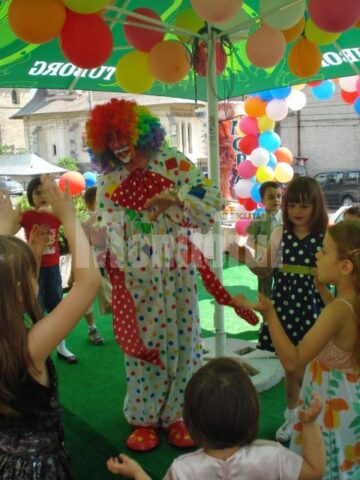 Petrecere pe cinste, de 1 Iunie, pentru preșcolari de la trei grădinițe sucevene