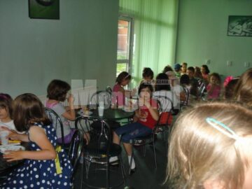 Petrecere pe cinste, de 1 Iunie, pentru preșcolari de la trei grădinițe sucevene