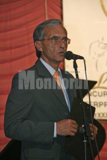 Sever Dumitrache, directorul Centrului Cultural Bucovina, prezentatorul festivității de deschidere