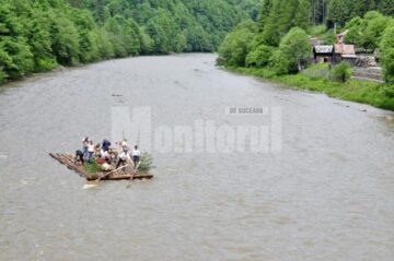 Cu pluta pe Bistrița