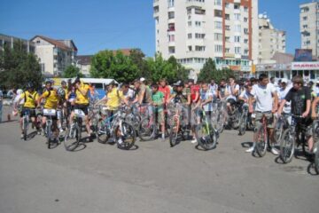 Aproape 250 de rădăuțeni au participat ieri la un tur ciclist de agrement