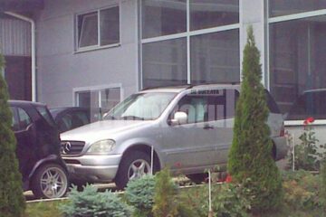 Proprietarul unui Mercedes îi acuză pe reprezentanții Restaco că i-au sechestrat mașina