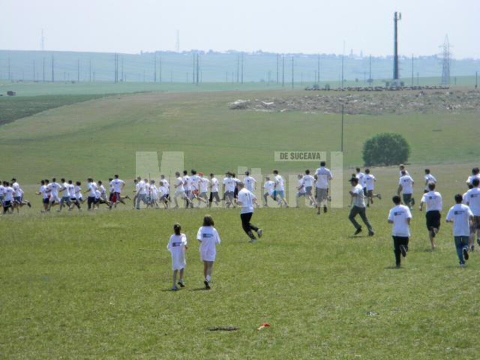 Crosul „Ziua Olimpică” s-a bucurat de o participare numeroasă