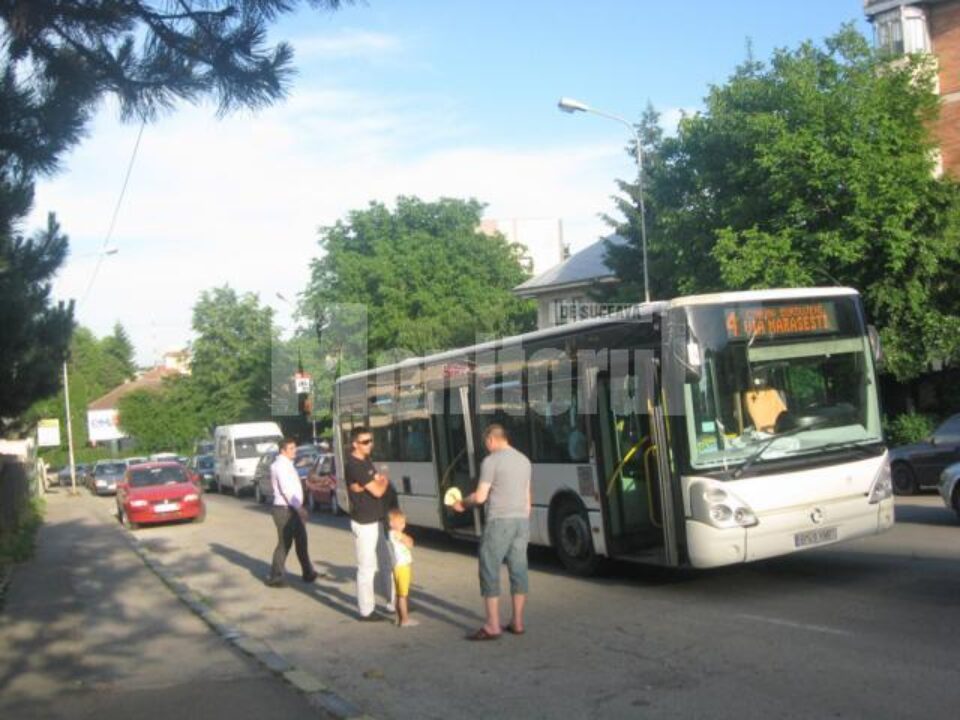 Călătorii au ales să coboare între stații