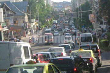 Traficul pe bulevardul George Enescu, un coșmar timp de aproximativ o oră