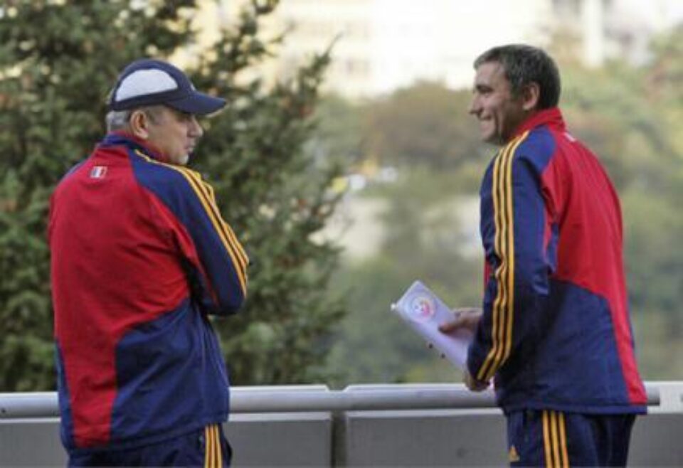 Iordănescu și Hagi s-ar putea să nu antreneze împreună niciodată echipa României Iordănescu și Hagi s-ar putea să nu antreneze împreună niciodată echipa României