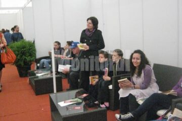 Sute de suceveni au participat vineri, pentru a treia oară, la proiectul „Suceava Citește”