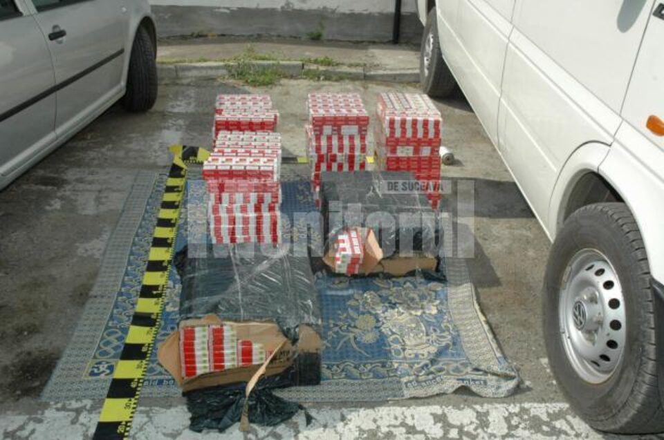 Țigările găsite în mașina polițistului