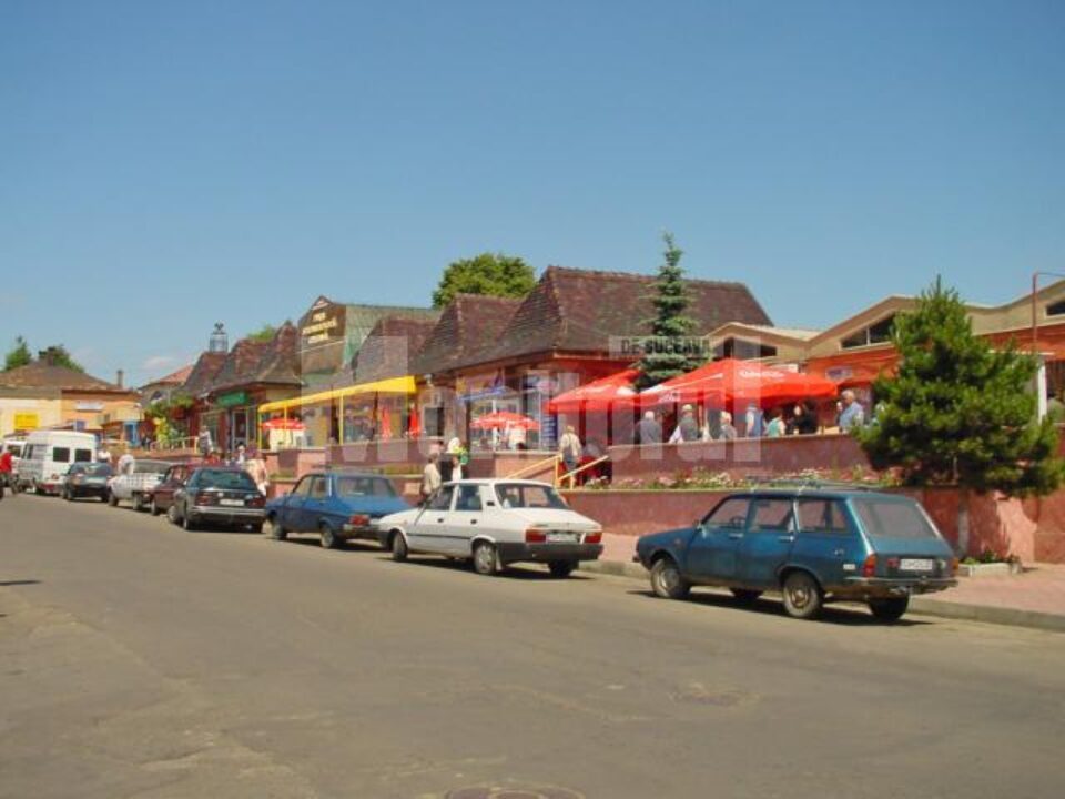 Strada Petru Rareș este închisă traficului în zona Pieței Mari