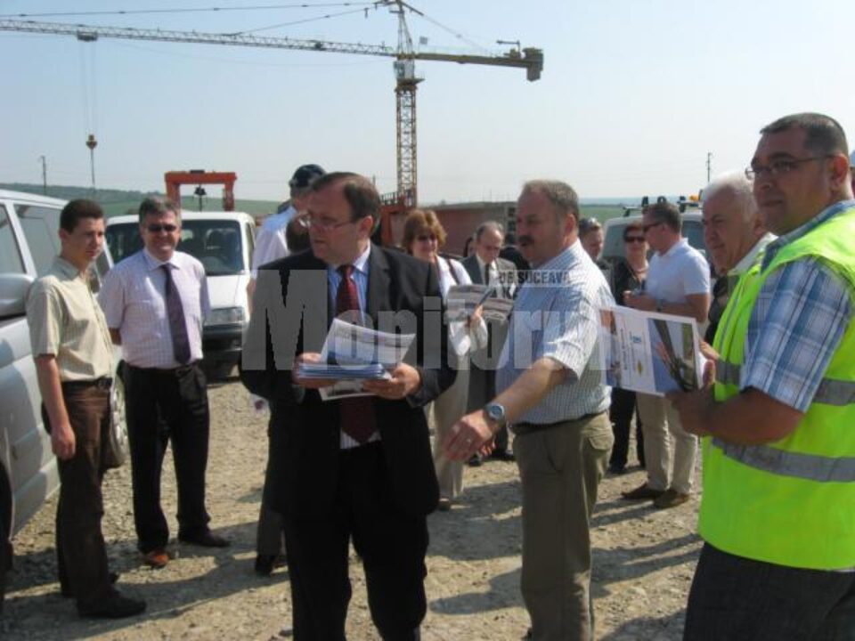 Gheorghe Flutur a inspectat lucrările de la podul de peste râul Suceava din localitatea Pătrăuți