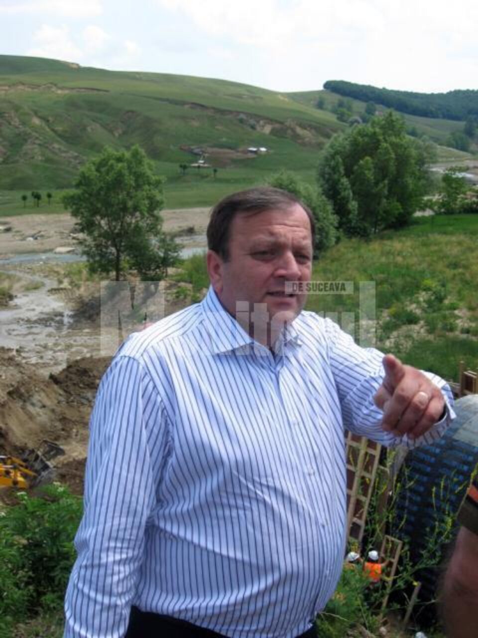 Gheorghe Flutur a inspectat lucrările de refacere a liniei ferate dintre Suceava și Cacica