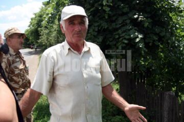 Ioan Girigan, nemulțumit că firele electrice sunt prea aproape de sol