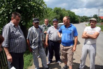 Oameni nemulțumiți de serviciile E.ON