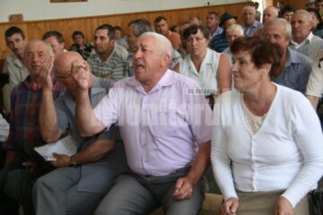 Întâlnire în van între autorități și proprietarii de terenuri de la Șcheia