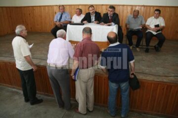 Întâlnire în van între autorități și proprietarii de terenuri de la Șcheia